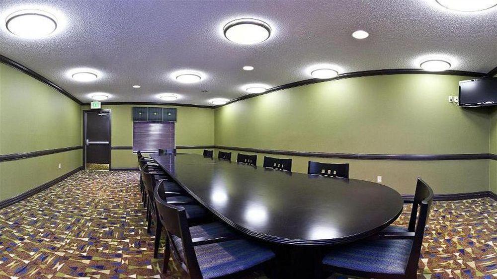Holiday Inn Express Hotel & Suites Madison By Ihg Eksteriør billede