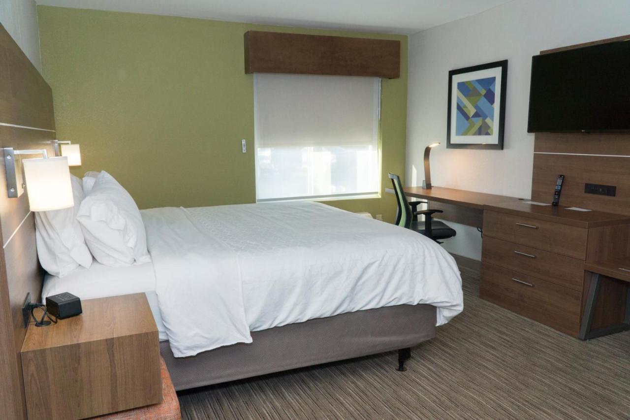 Holiday Inn Express Hotel & Suites Madison By Ihg Eksteriør billede