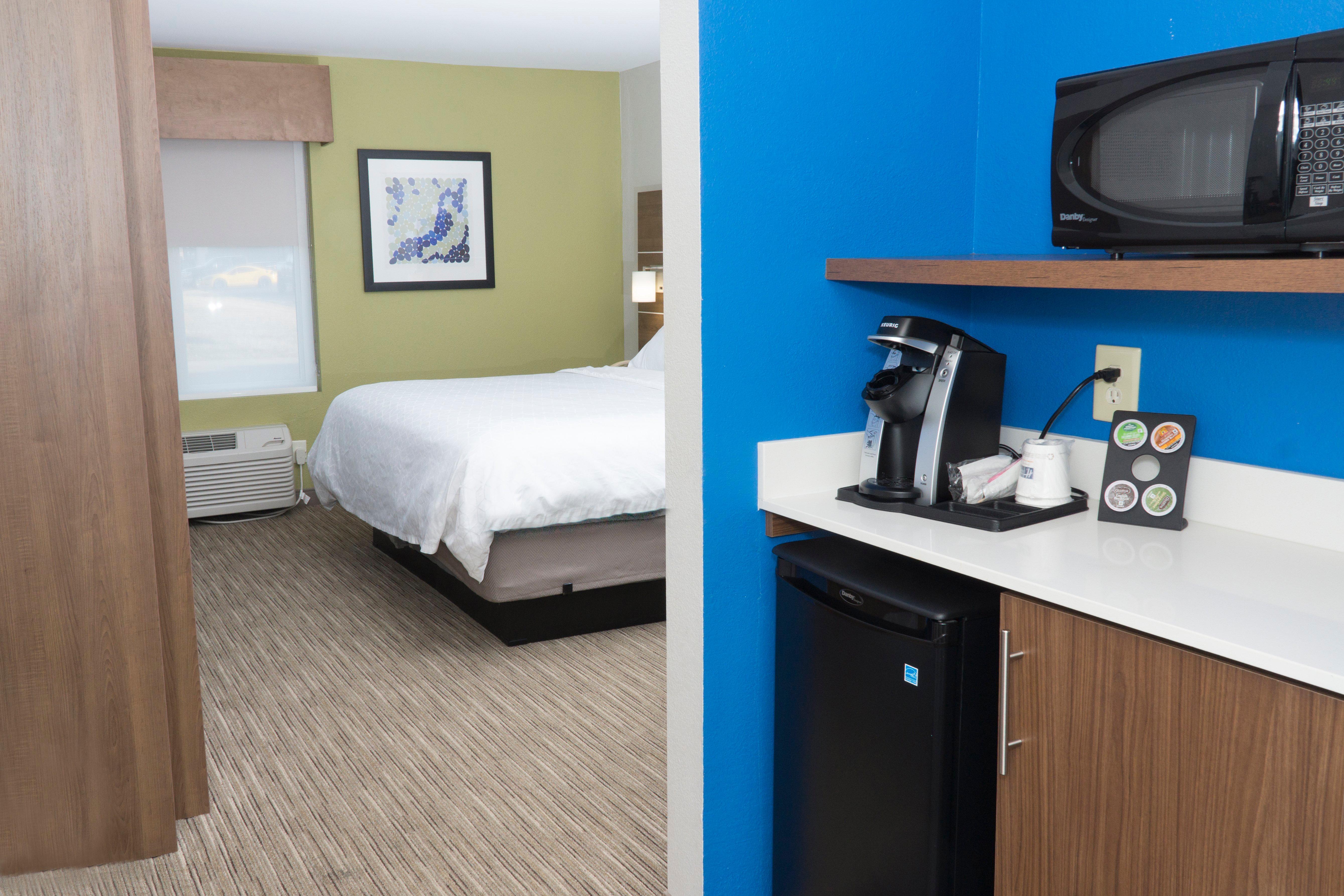 Holiday Inn Express Hotel & Suites Madison By Ihg Eksteriør billede
