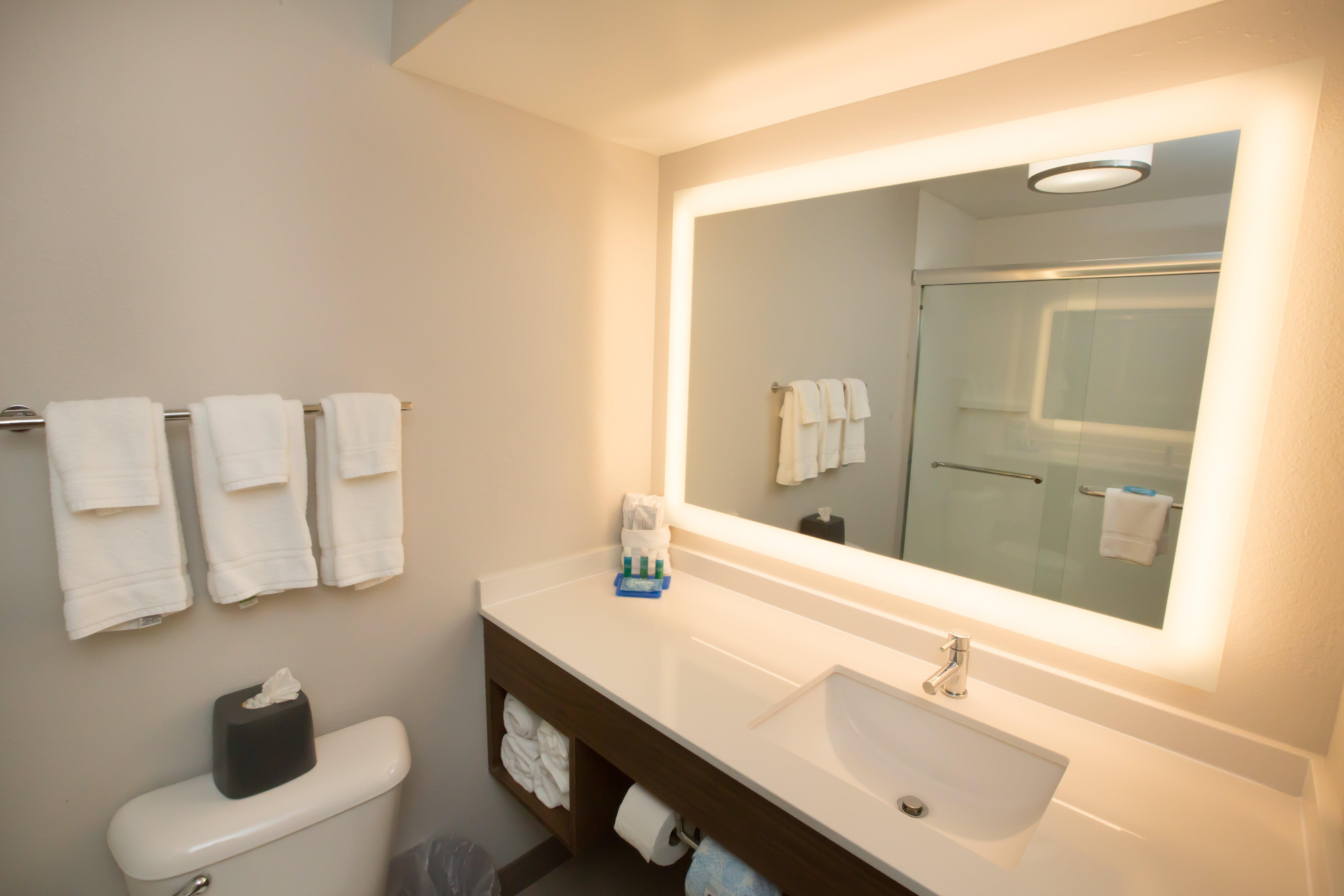 Holiday Inn Express Hotel & Suites Madison By Ihg Eksteriør billede