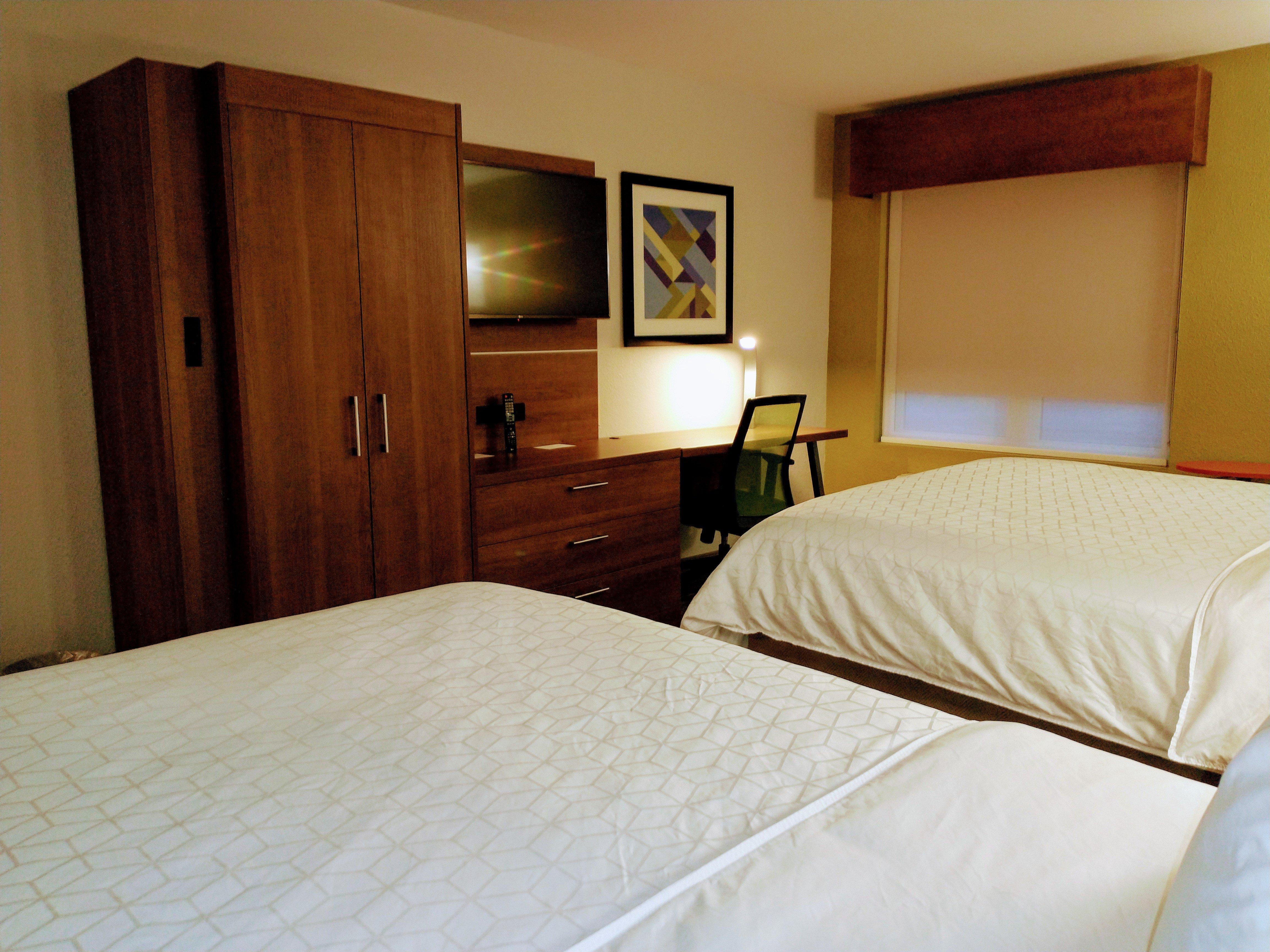 Holiday Inn Express Hotel & Suites Madison By Ihg Eksteriør billede