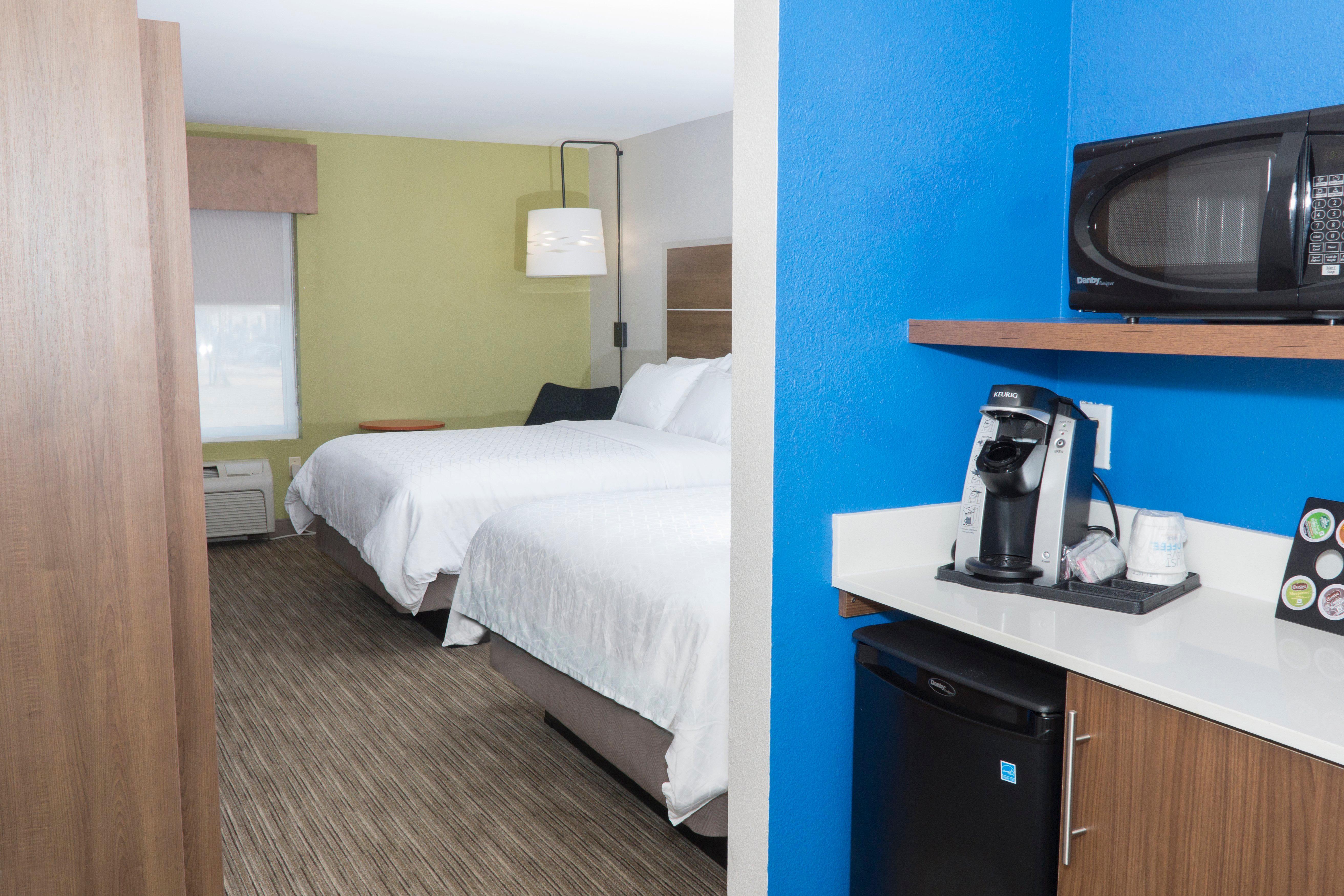 Holiday Inn Express Hotel & Suites Madison By Ihg Eksteriør billede