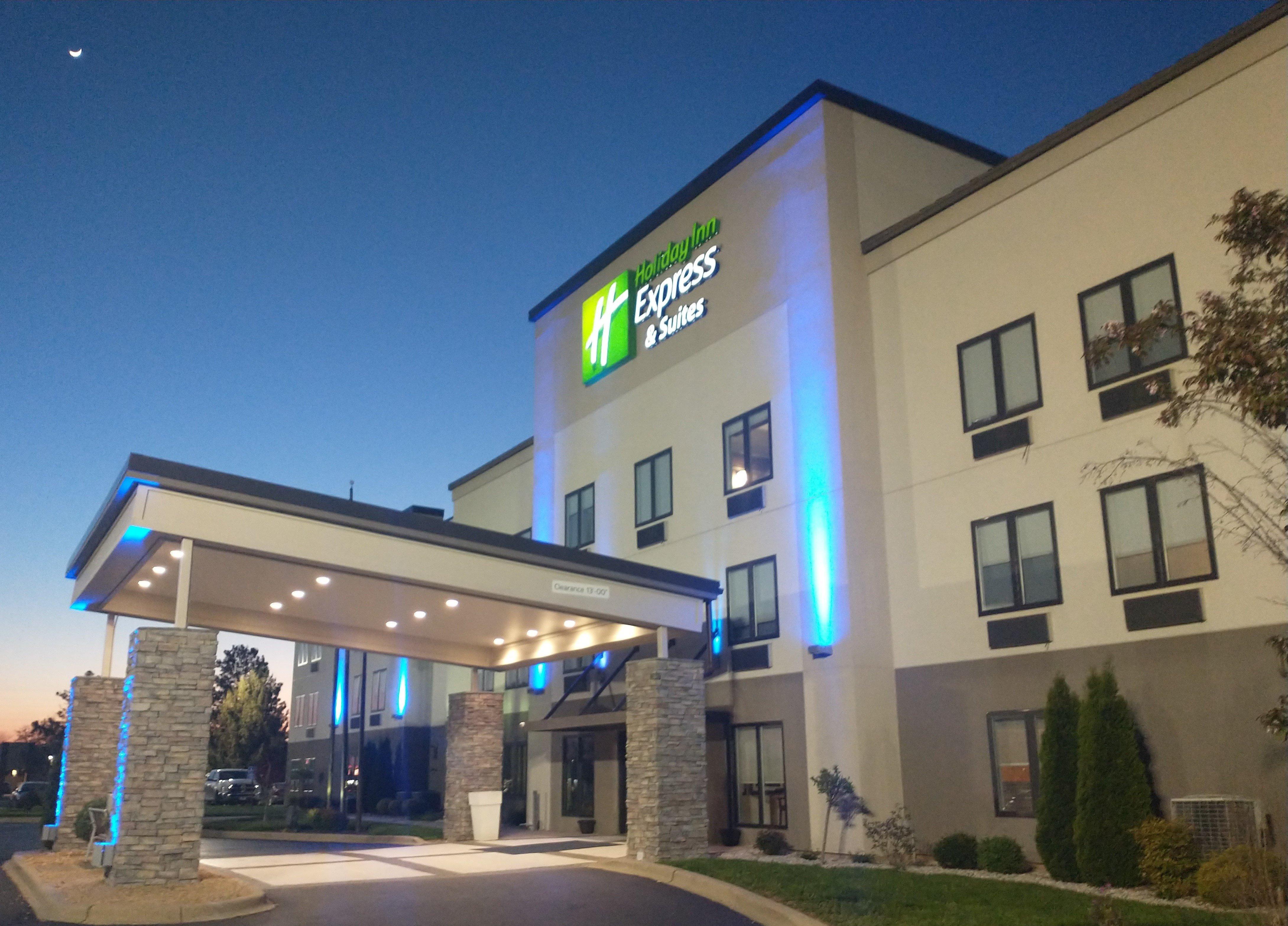 Holiday Inn Express Hotel & Suites Madison By Ihg Eksteriør billede