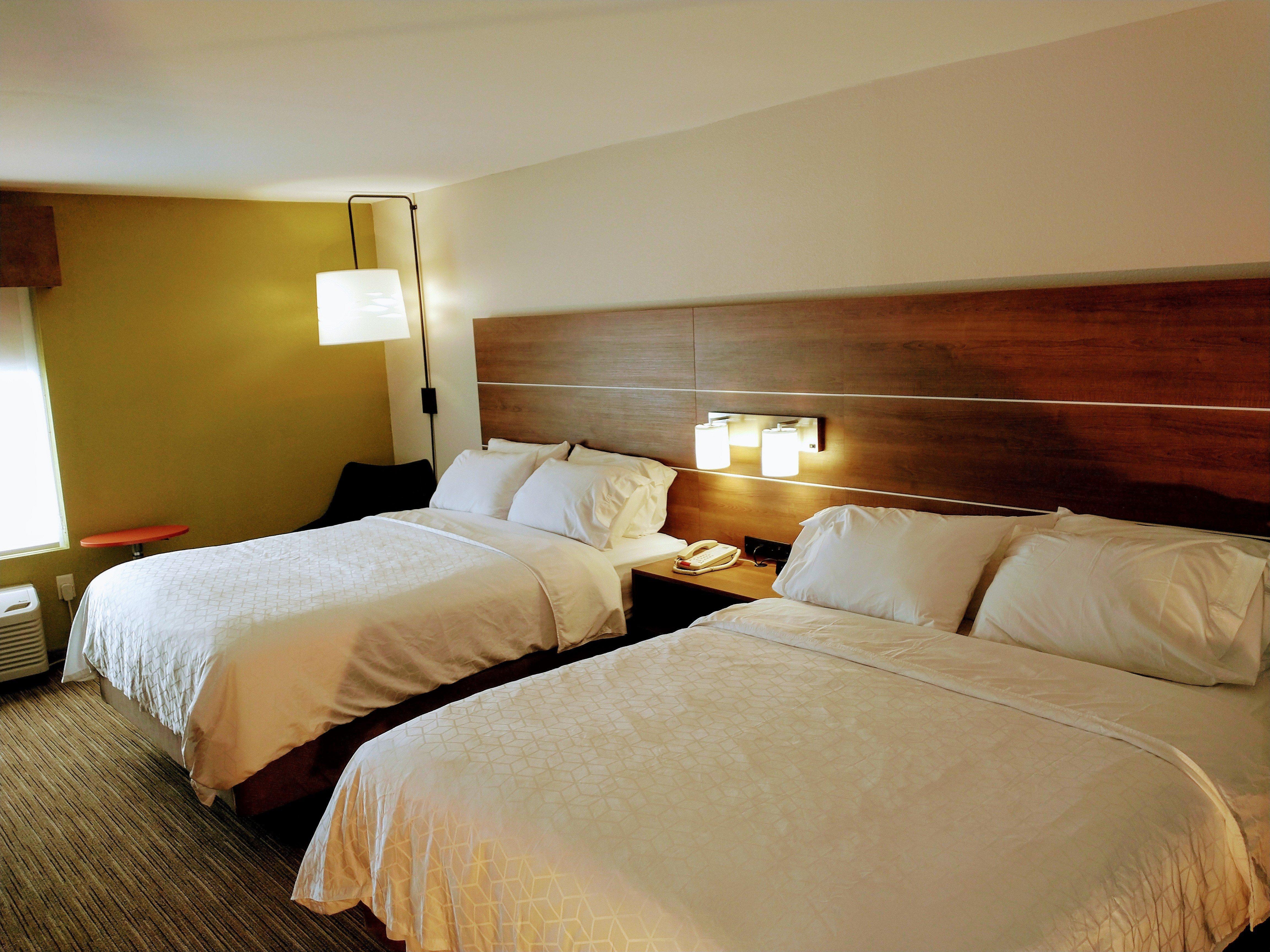 Holiday Inn Express Hotel & Suites Madison By Ihg Eksteriør billede