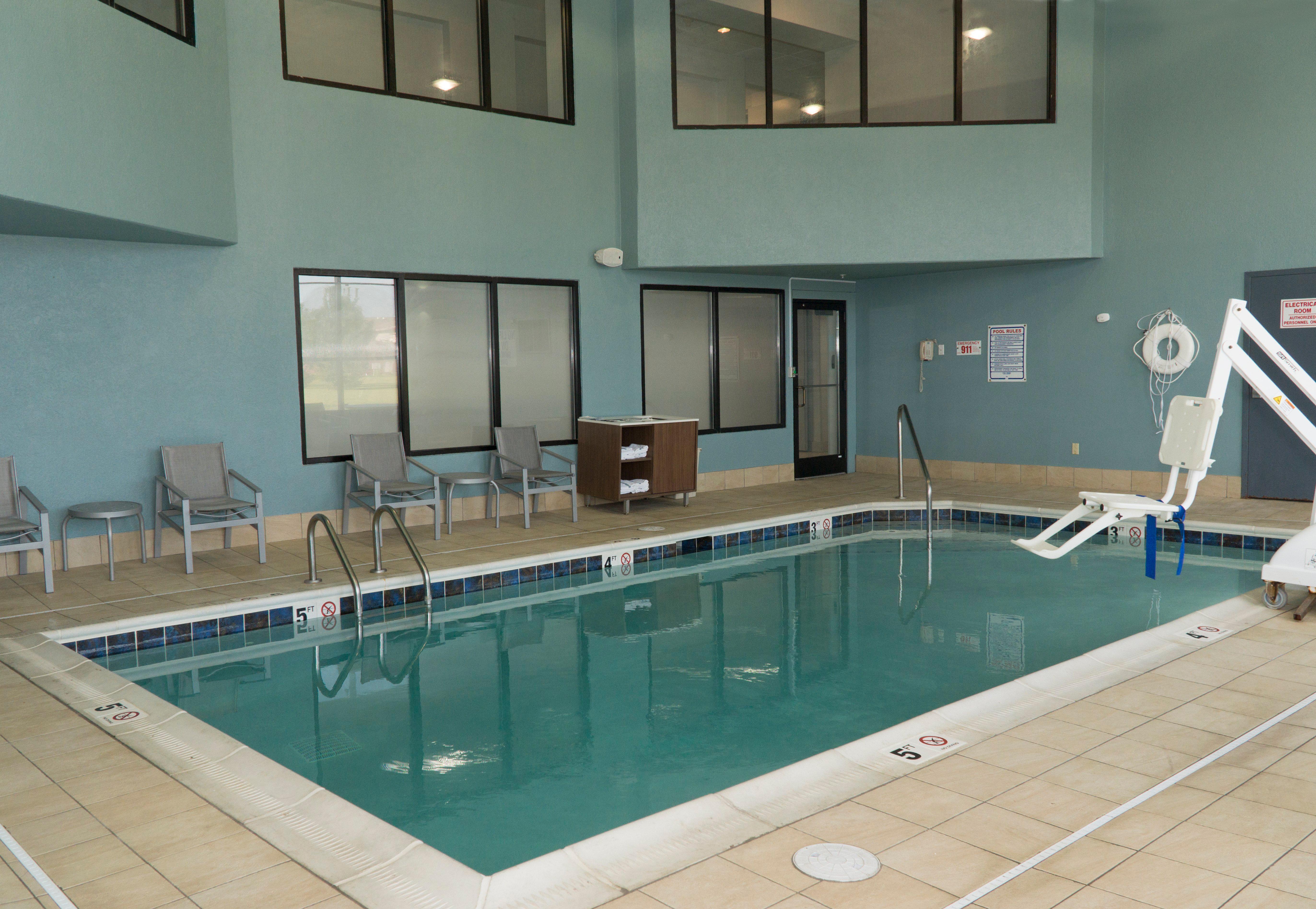 Holiday Inn Express Hotel & Suites Madison By Ihg Eksteriør billede