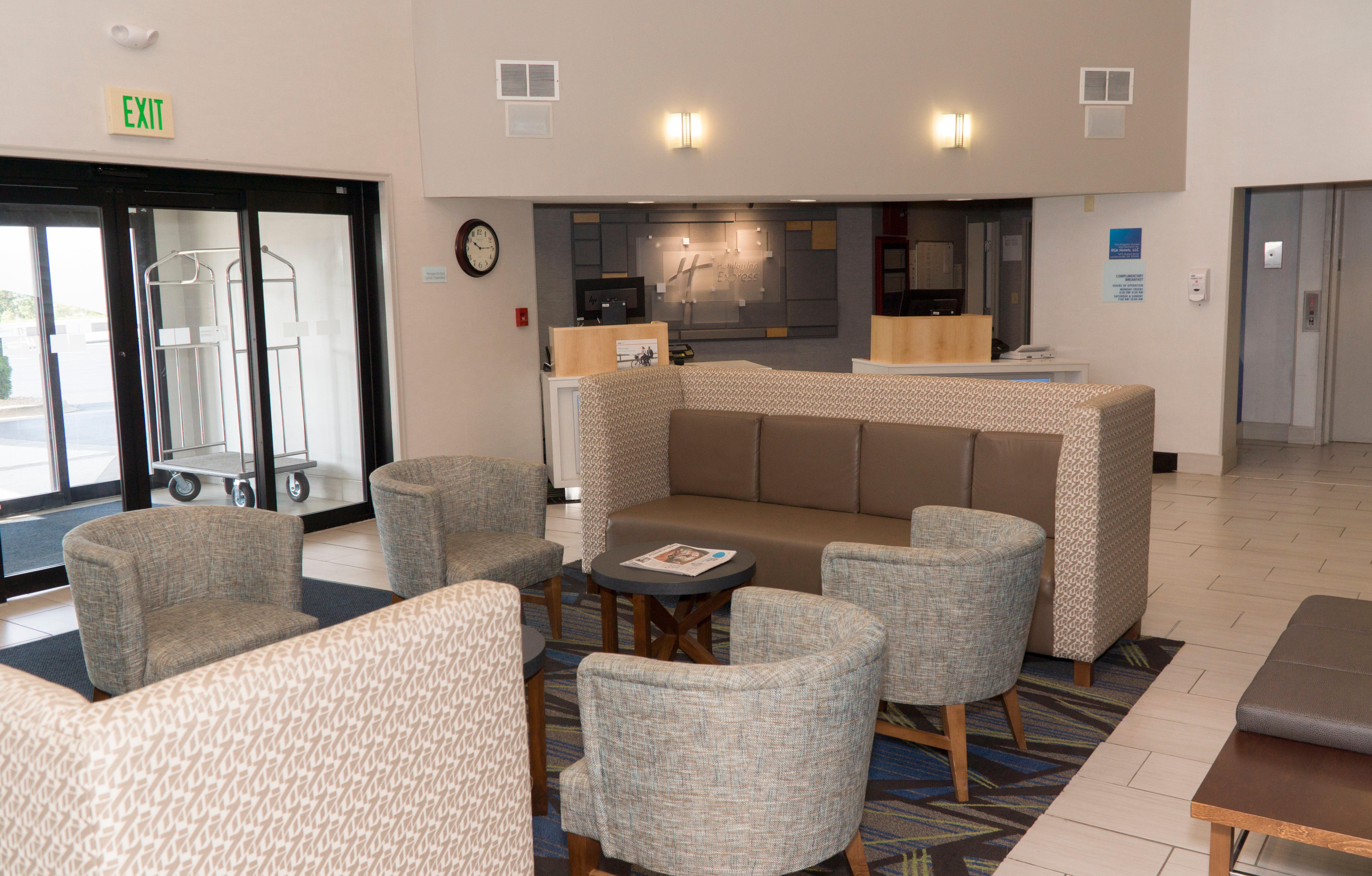 Holiday Inn Express Hotel & Suites Madison By Ihg Eksteriør billede