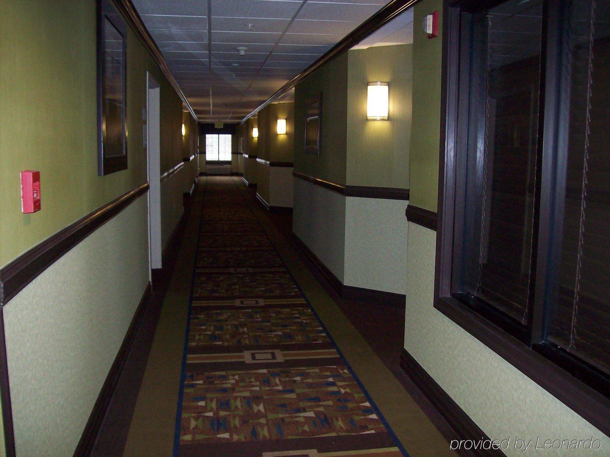Holiday Inn Express Hotel & Suites Madison By Ihg Eksteriør billede
